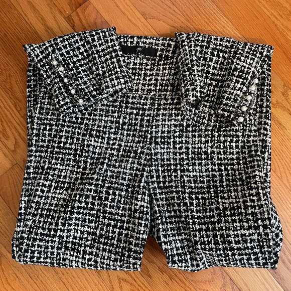 SALE: Up! Ankle Pant - pull-on, B&W with Pearl Button Accent - Picture 2 of 10